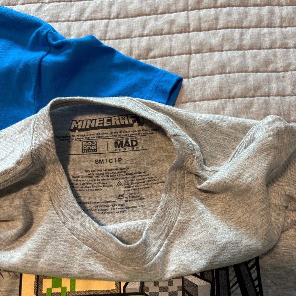 NWOT Set of 2 Minecraft Short Sleeve Tees - Picture 3 of 4